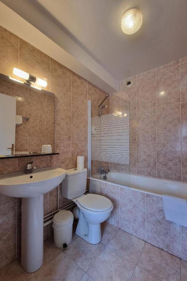 Le Catalan - Hotel Et Appartements Mont-Louis Exteriör bild