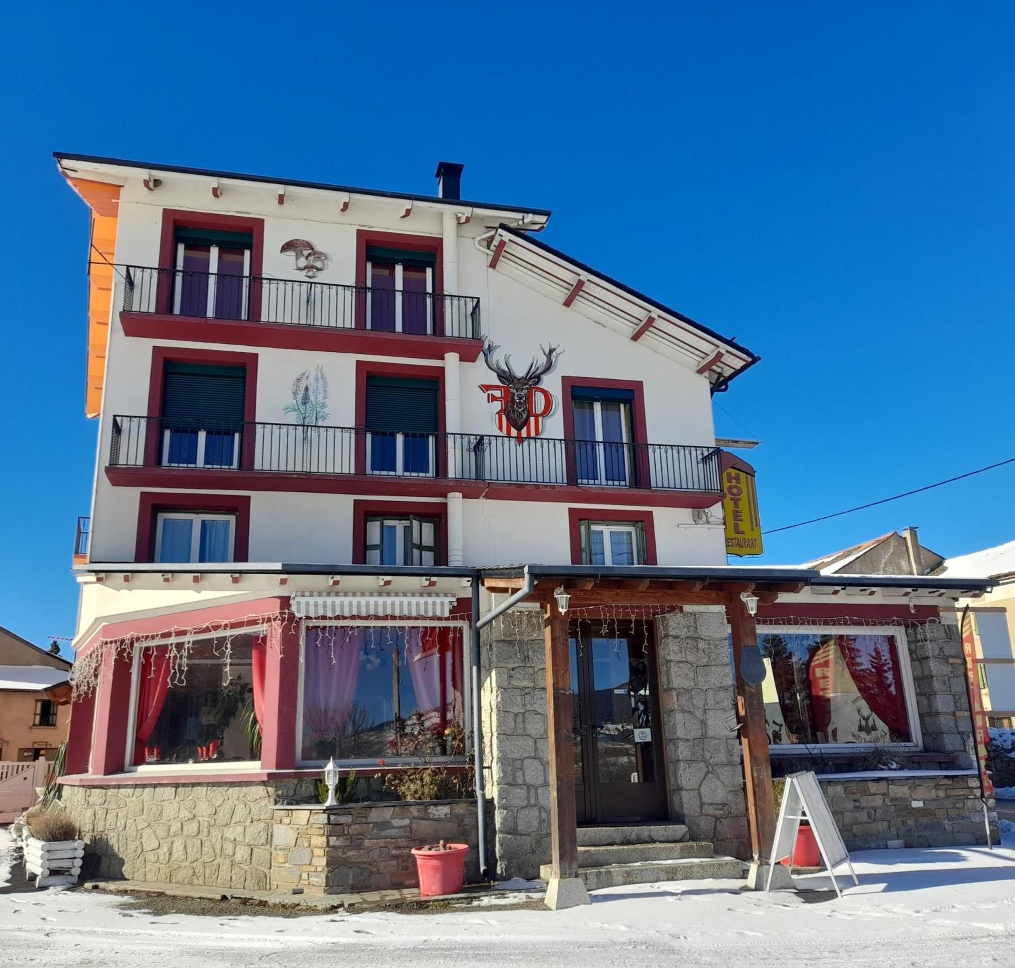 Le Catalan - Hotel Et Appartements Mont-Louis Exteriör bild