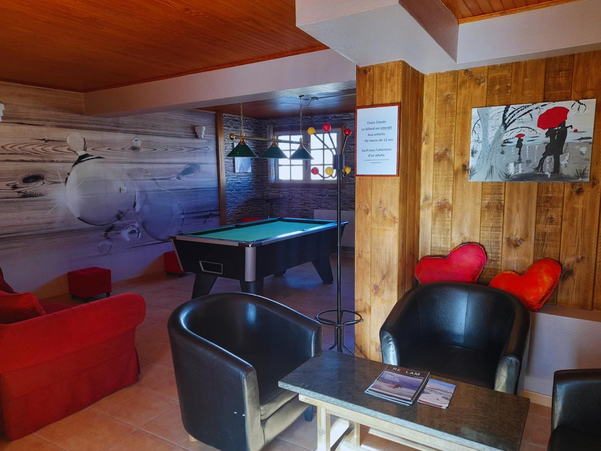 Le Catalan - Hotel Et Appartements Mont-Louis Exteriör bild