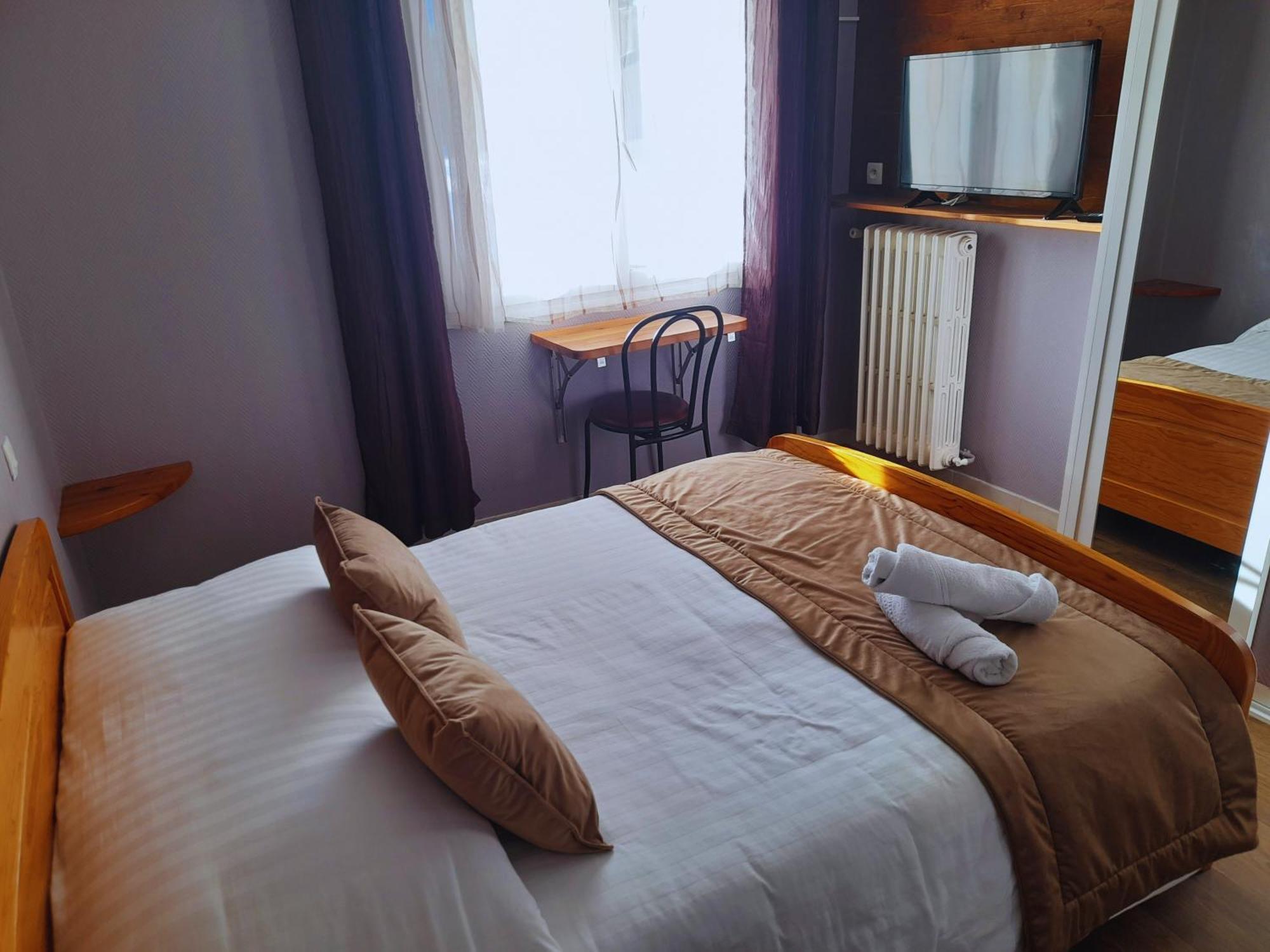 Le Catalan - Hotel Et Appartements Mont-Louis Exteriör bild