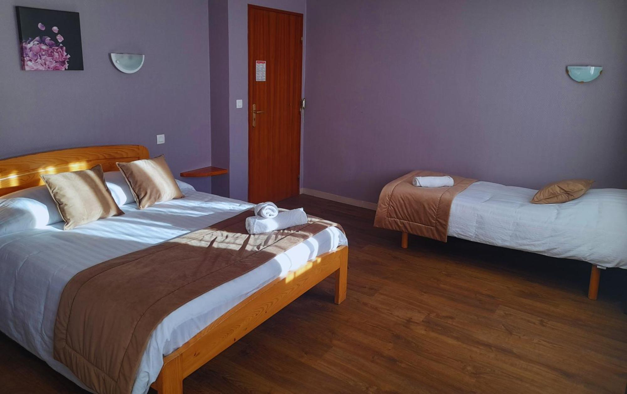 Le Catalan - Hotel Et Appartements Mont-Louis Exteriör bild