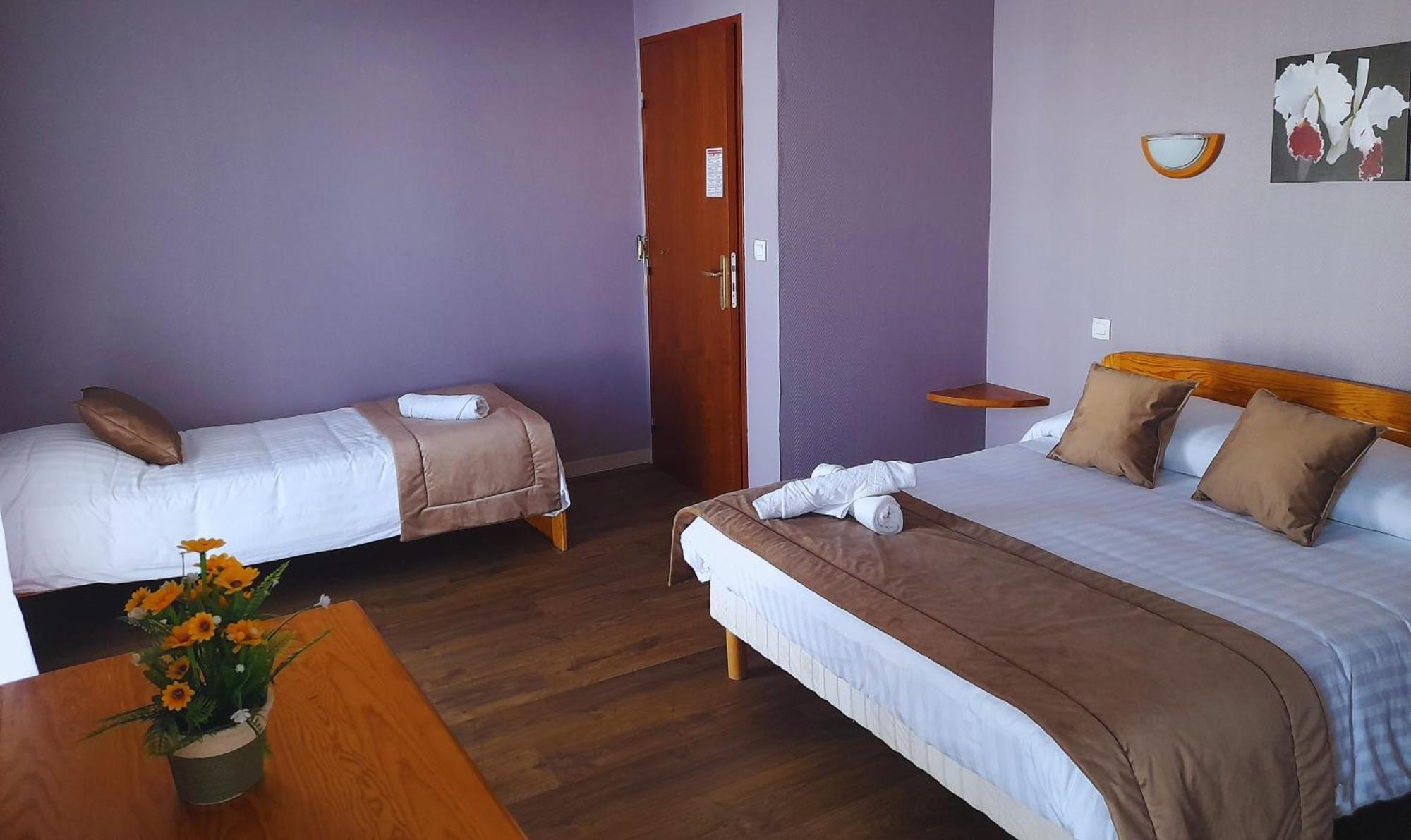 Le Catalan - Hotel Et Appartements Mont-Louis Exteriör bild